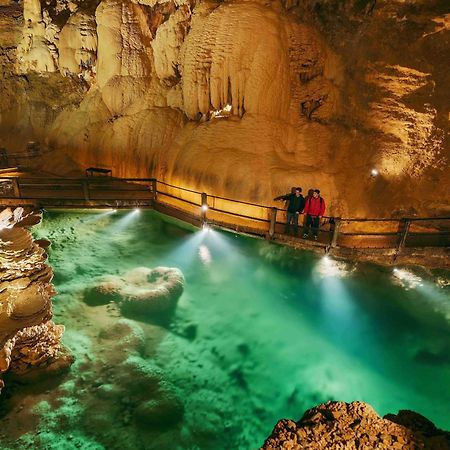Le Roulottes Du Petit Gouffre De Padirac Avec Spa Dış mekan fotoğraf